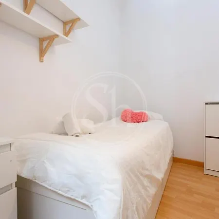 Family Apartment Close To Sagrada Familia-3